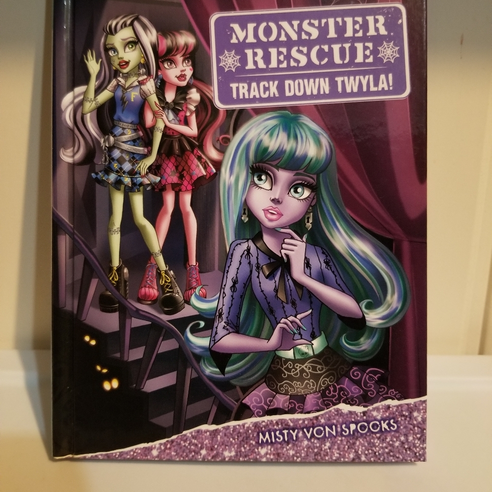 Monster High Monster Rescue Book - Picture 5 of 6